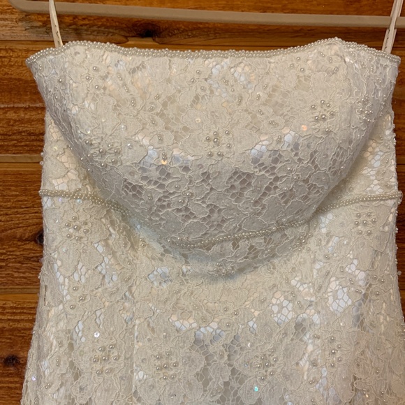 Wedding Dress - Picture 7 of 10